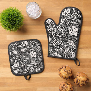William Morris Black White Grape Vine Pattern Oven Mitt & Pot Holder Set