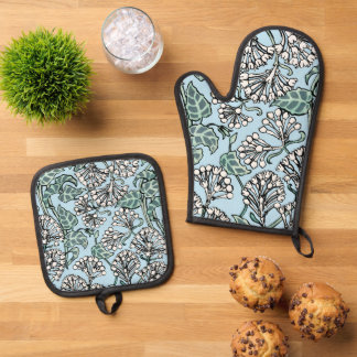 William Morris Jasmine and Leaves Pattern Oven Mitt & Pot Holder Set