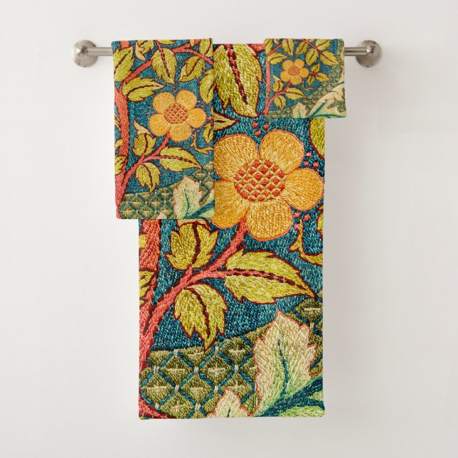 William Morris Rose Wreath: Classic Arts & Crafts  Bath Towel Set (Insitu)