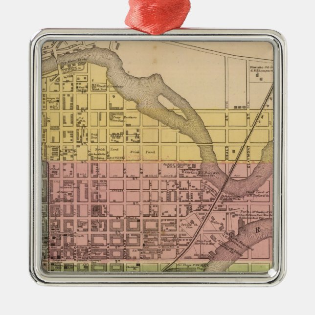 Wilmington Metal Tree Decoration (Front)