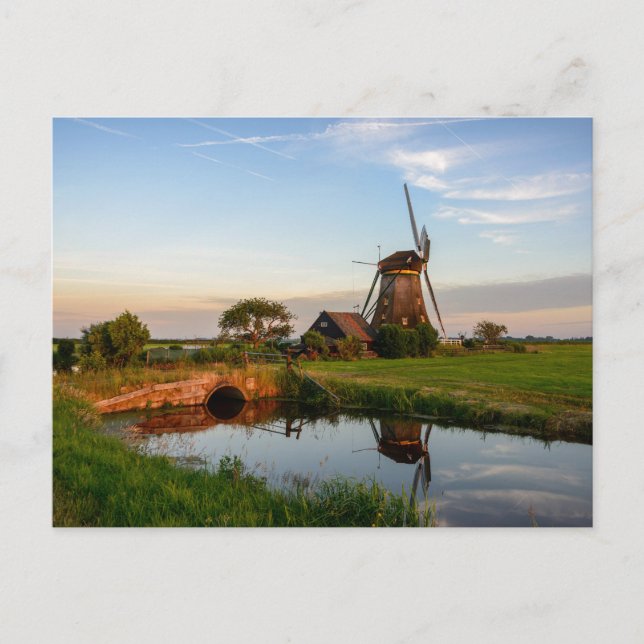 Windmill in the countryside in Holland postcard (Front)