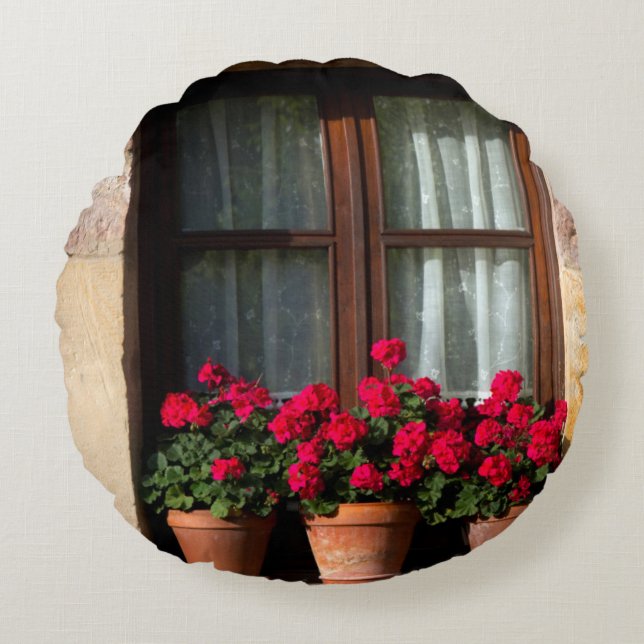 Window flower pots in village round cushion (Front)