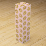Wine Gift Box-Christmas Snowflakes Wine Box<br><div class="desc">This wine gift box is shown in a festive Christmas holiday gold snowflakes print.
Box colour Blush Pink
Customise this box or buy as is.





Stock Image</div>