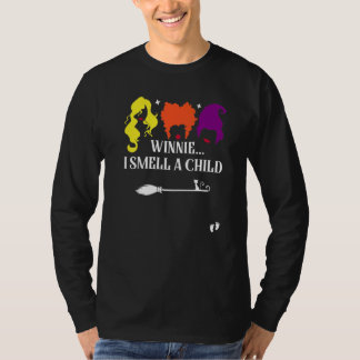 Winnie I Smell A Child Halloween Pregnancy Announc T-Shirt