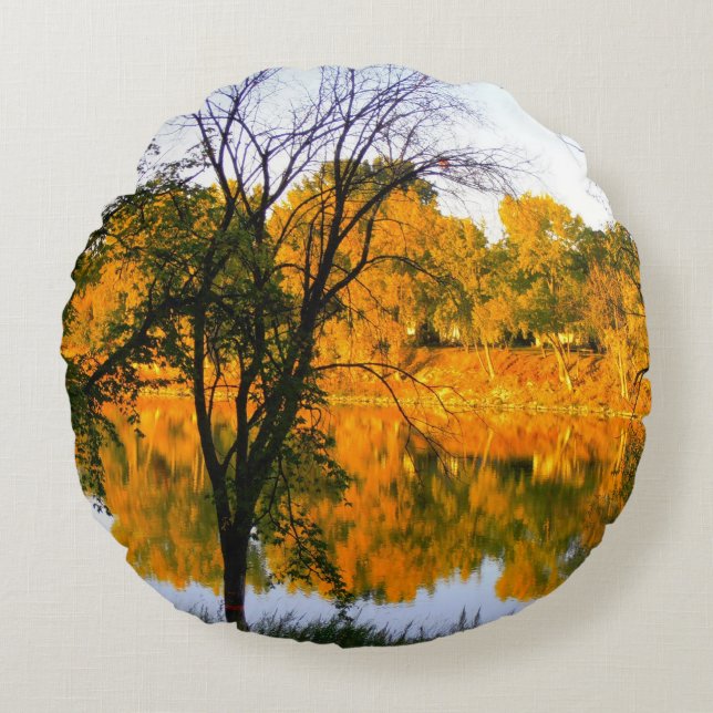 Winnipeg Autumn Round Cushion (Front)