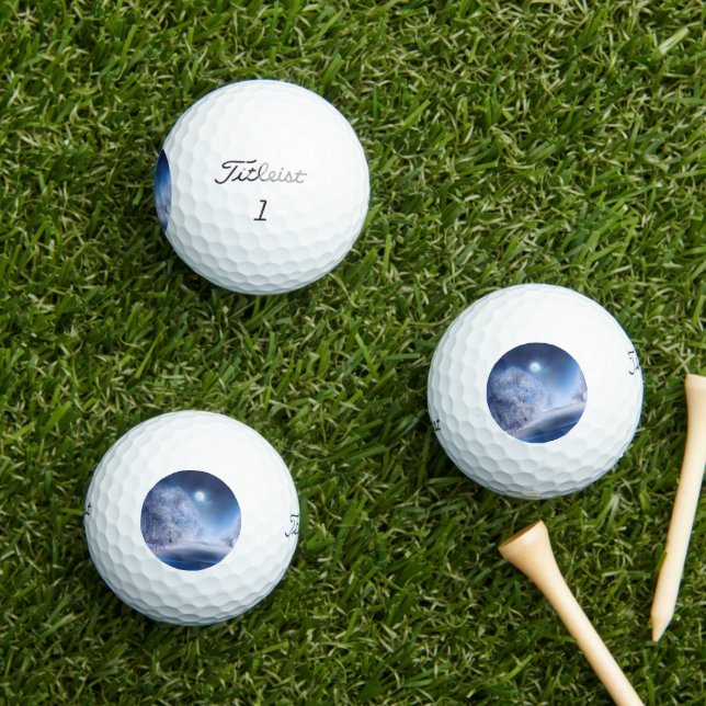 Winter 2019-03 golf balls (Insitu Grass)
