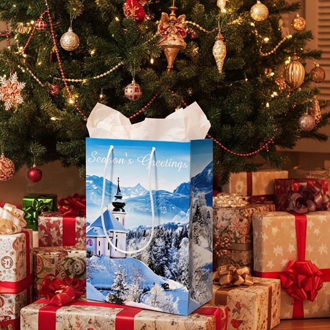 Winter scene custom  medium gift bag (Creator Uploaded)