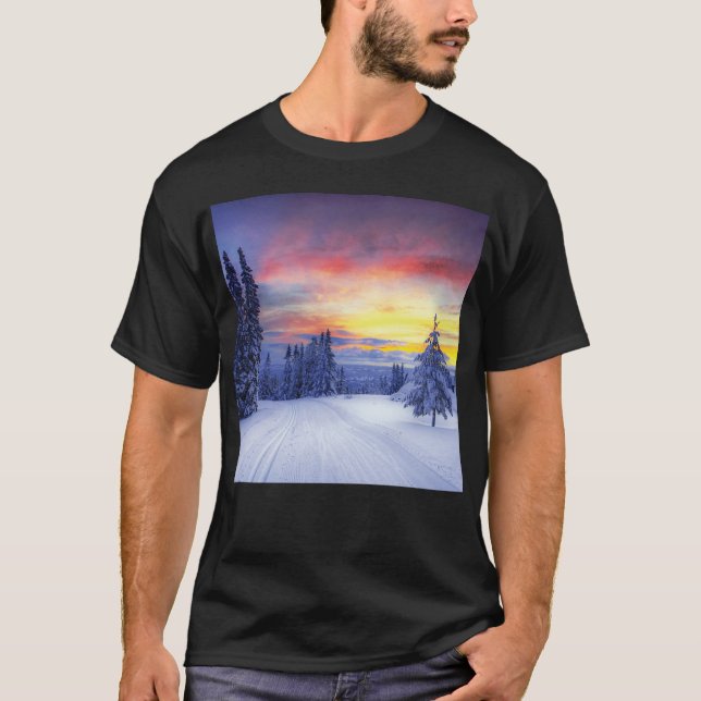 Winter scenery   T-Shirt (Front)