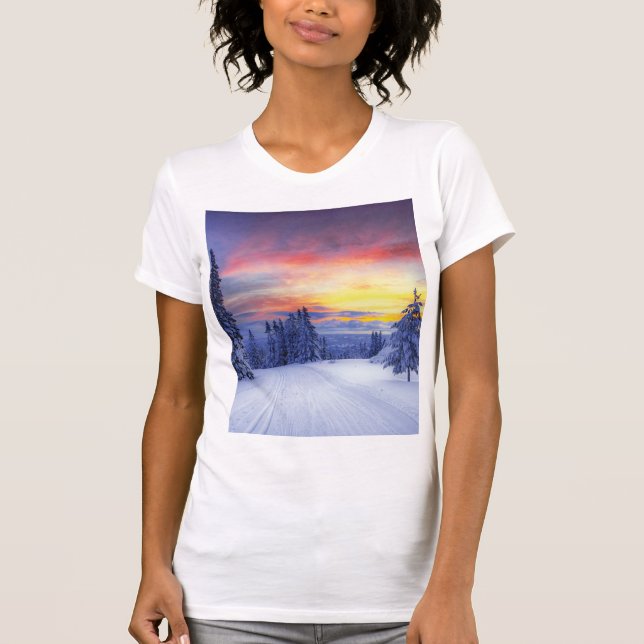 Winter scenery  T-Shirt (Front)