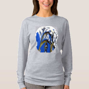 Winter snow and sky trendy T-Shirt