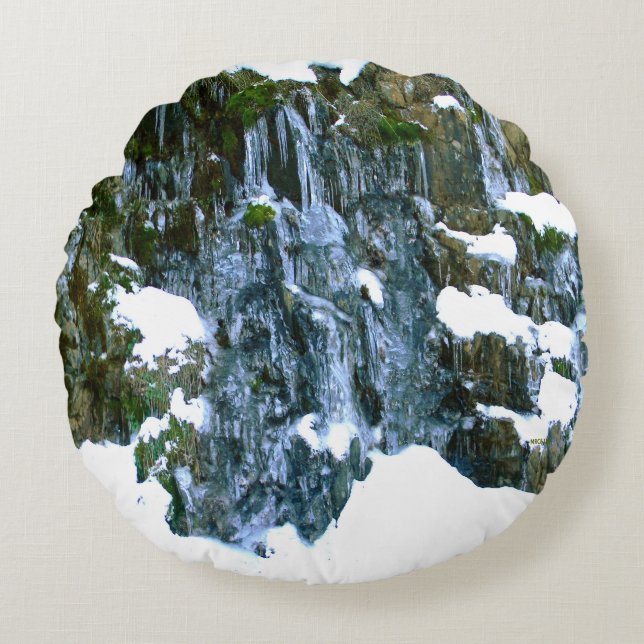 Winter time.... round cushion (Front)