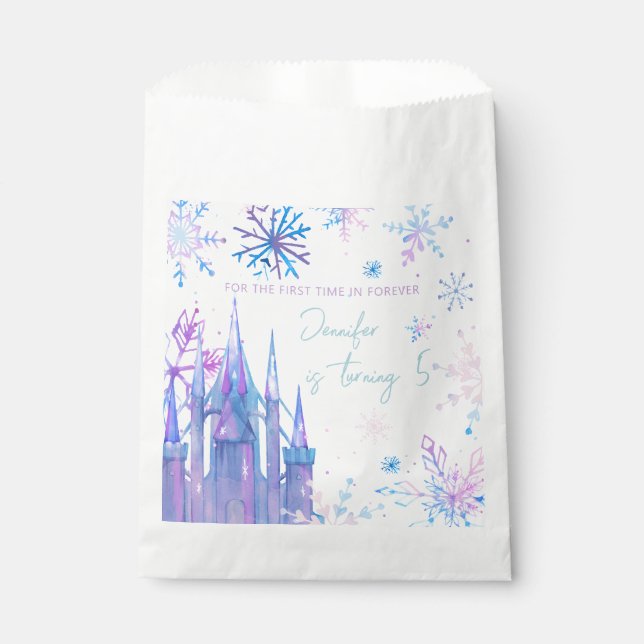 Winter Wonderland Snowflakes Girl Snow Birthday Favour Bags (Front)