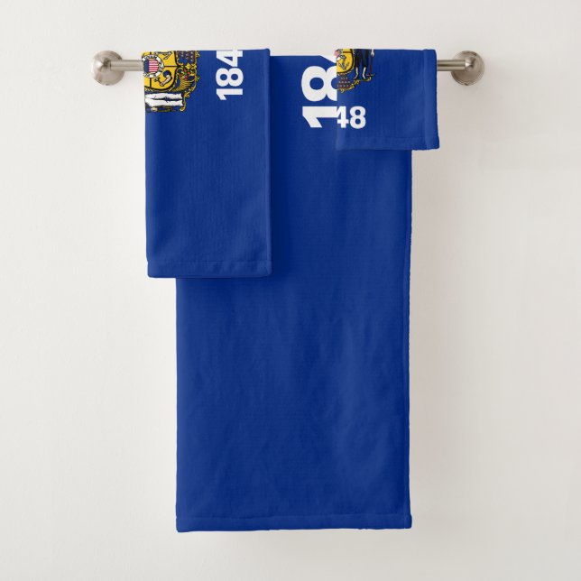 Wisconsin State Flag Bath Towel Set (Insitu)