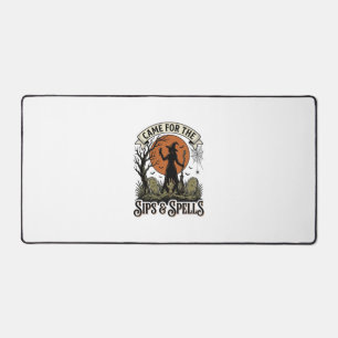 Witch Drinking Shirt Sips and Spells Vintage Hallo Desk Mat