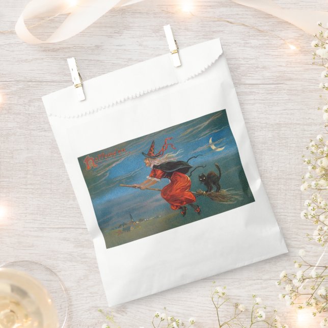 Witch Flying with Black Cat on Halloween Night  Favour Bags (Clipped)