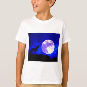Wolf Howling at Moon T-Shirt