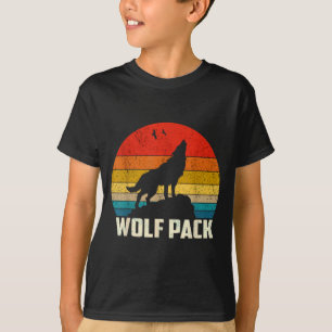 Wolf pack howling wolves lovers vintage sunset mem T-Shirt