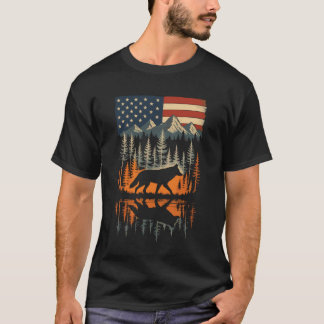 Wolf USA Flag Mountain Outdoor Wildlife Retro T-Shirt