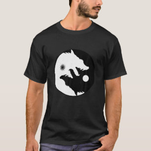 Wolf Yin Yang Sun Moon Vintage Harmony Balance Lif T-Shirt