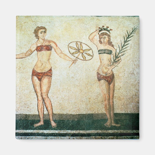Women in 'bikinis' magnet (Front)