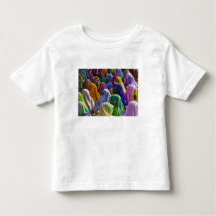 Women in colourful saris gather together toddler T-Shirt
