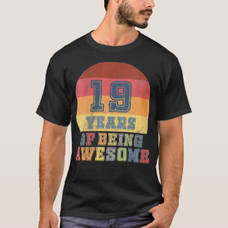 Womens 19th Birthday  Girls Daughter Gift 19 Year  T-Shirt