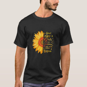 Womens April Girls 1981 40Th Birthday Gifts 40 Ye T-Shirt