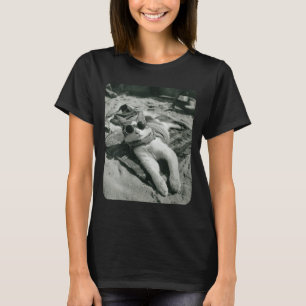 Women's cat with sunglasses at the beach hawaiian T-Shirt