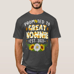Womens Cute Promoted To Great Nonnie Est 2023 New T-Shirt