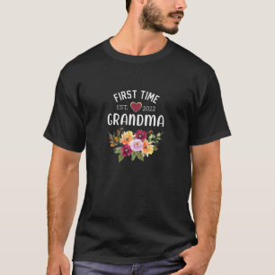 Womens First Time Grandma Est. 2022 Floral Heart N T-Shirt