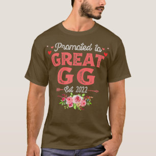 Womens Flowers Promoted To Gg Est 2022 Cute Mother T-Shirt