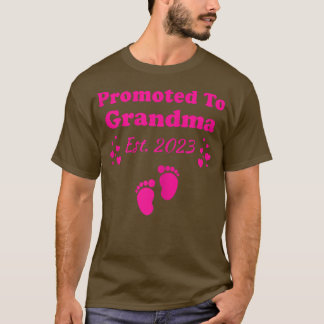Womens Promoted To Grandma 2023 Pregnancy Announce T-Shirt