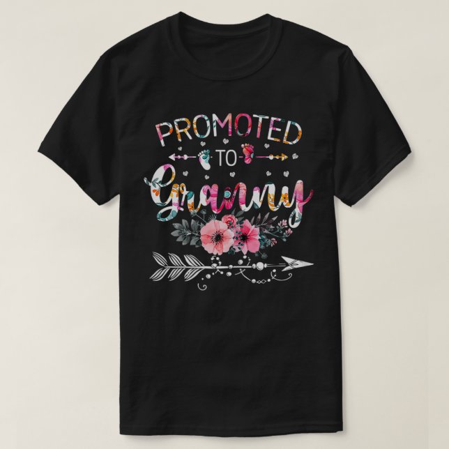 Womens Promoted To Granny 2022  Funny New Granny M T-Shirt (Design Front)
