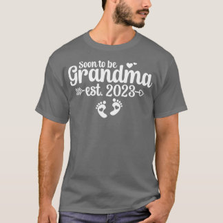 Womens Soon to be Grandma Pregnancy Announcement 2 T-Shirt