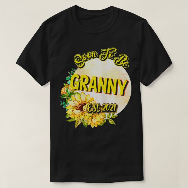 Womens Soon To Be Granny Est 2021 Pregnancy Announ T-Shirt (Design Front)