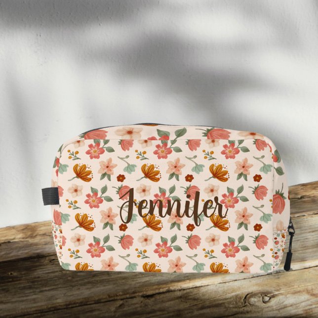 Women's toiletry bag with personalized name (Creator Uploaded)