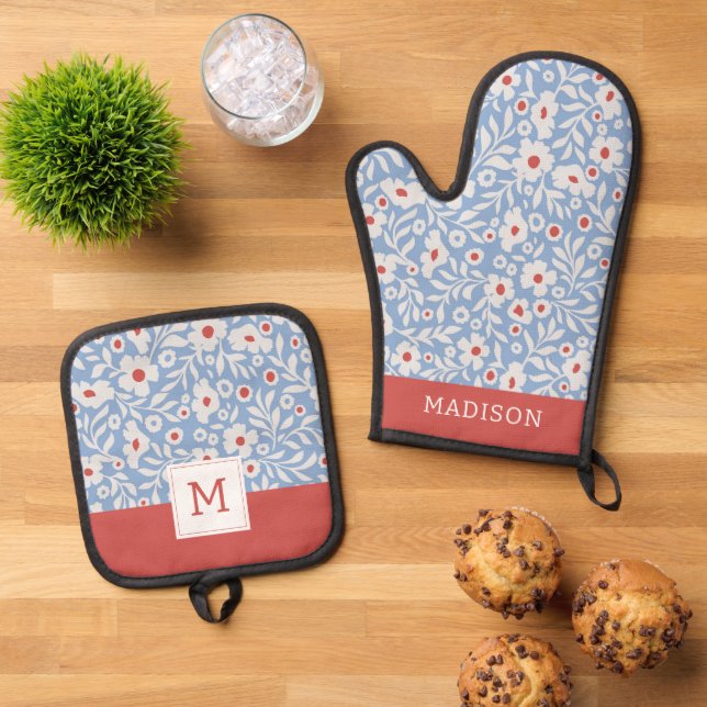 Woodblock Floral Pattern Oven Mitt & Pot Holder Set (Top Down)