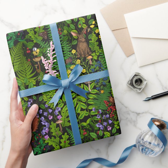 Woodland amimals and plants wrapping paper (Gifting)