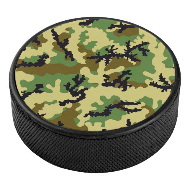 Woodland camouflage hockey puck (3/4)