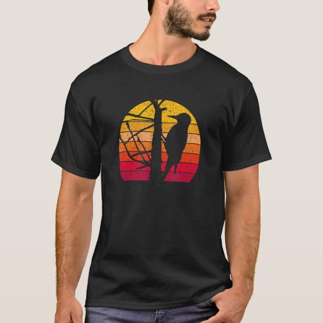 Woodpecker in a Tree Birdslover Retro Nature-Lover T-Shirt (Front)