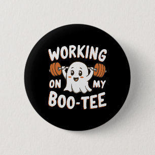 Working On My Boo Tee 6 Cm Round Badge