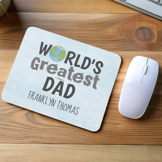 World’s Greatest Dad Personalised Name Mouse Pad (World’s greatest dad personalized mouse pad with globe design custom name Father’s Day gift.)