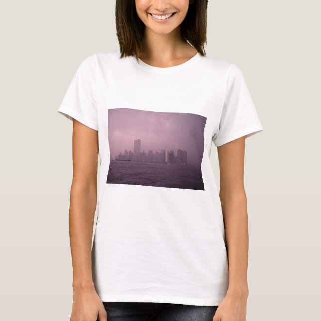 World Trade Centre And Manhattan Skyline In Fog. T-Shirt (Front)