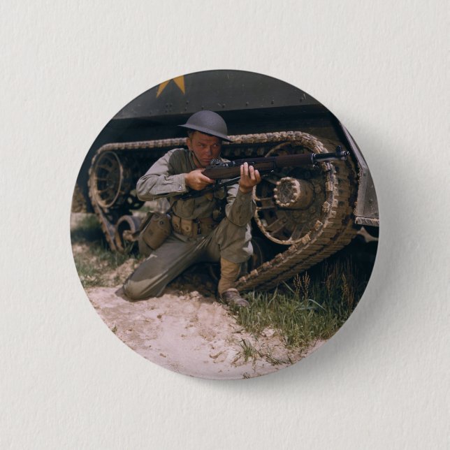 World War II Soldier Kneeling with Garand Rifle 6 Cm Round Badge (Front)