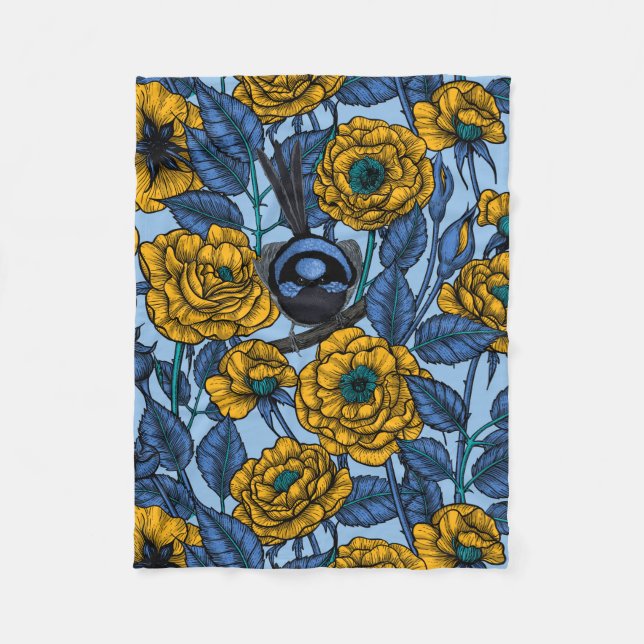 Wren in the roses fleece blanket (Front)