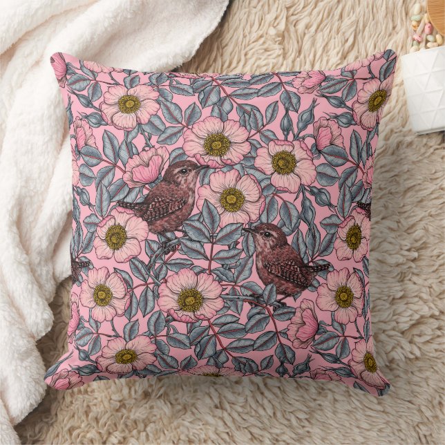 Wrens in the roses cushion (Blanket)
