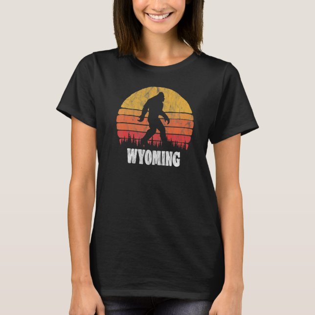 Wyoming Vintage Eighties Bigoot Retro Sunset T-Shirt (Front)