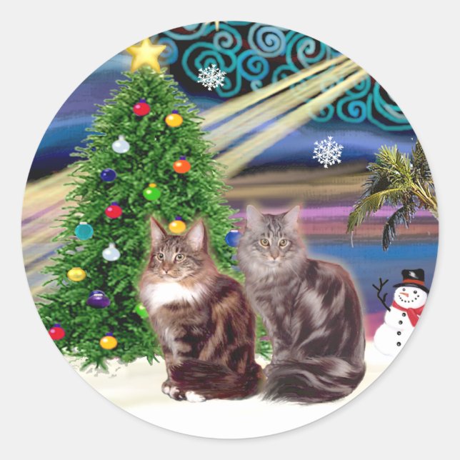 Xmas Magic - Two Maine Coon cats Classic Round Sticker (Front)