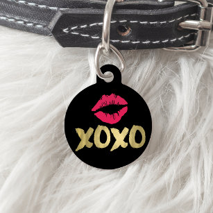 XOXO Faux Gold & Pink Lips   Black Pet Tag