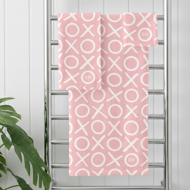XOXO Hugs & Kisses Monogrammed Pastel Pink Modern Bath Towel Set (Creator Uploaded)